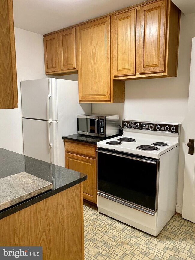 Foto del edificio - 1047 N Monroe St