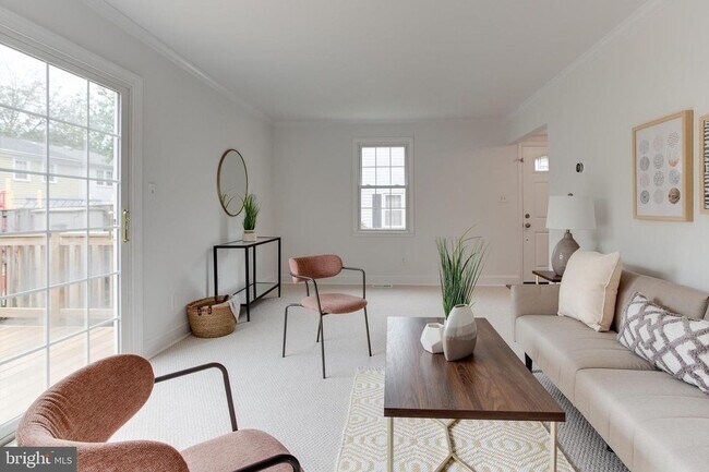 Foto del edificio - 1845 Sharwood Pl