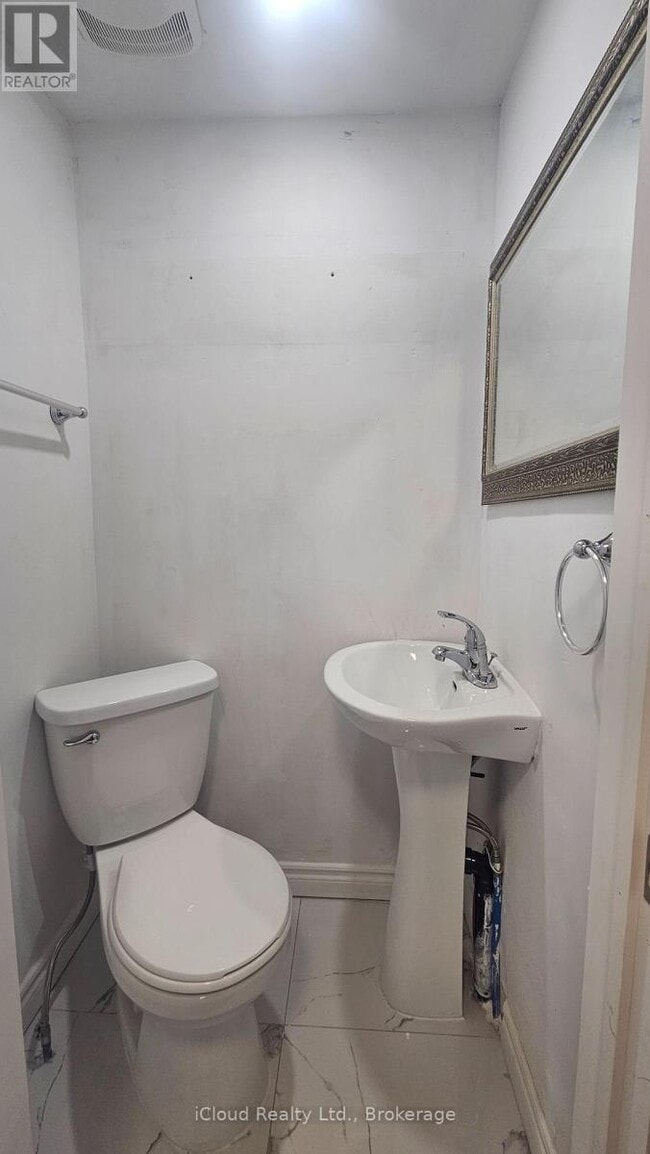 Building Photo - 32 Frey Crescent