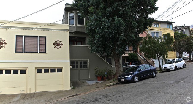 Foto del edificio - 205-207 Caselli Ave