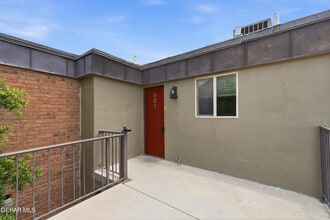 Building Photo - 4433 N Stanton St
