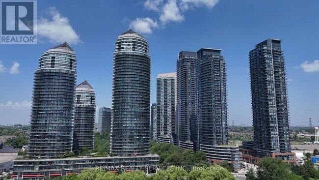 Building Photo - 2230 Lake Shore Blvd W