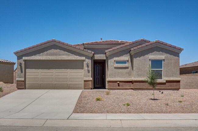 Building Photo - 3 Bedroom 2 Bath