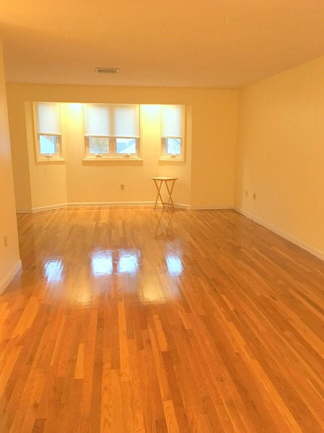 Building Photo - 620 Boston Ave