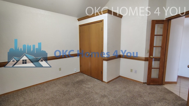 Building Photo - Beautiful 3 Bed + Office Home in Yukon off...
