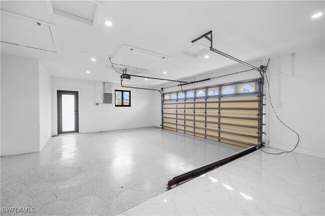 Foto del edificio - 4380 Harbour Terrace