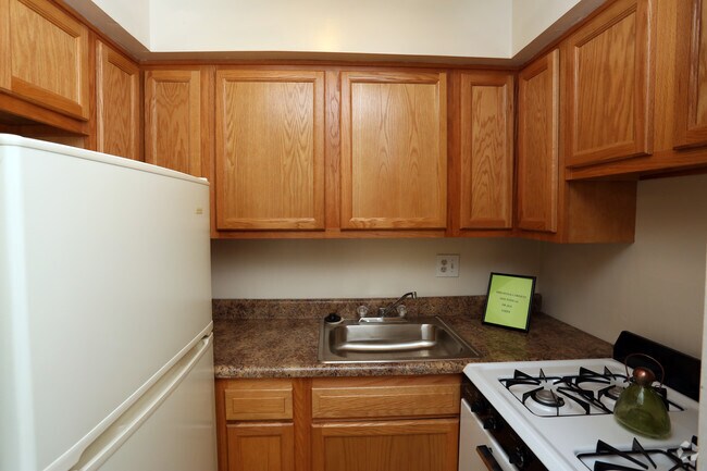 1 Bedroom-Kitchen 411 FT² - St Agnes Apartments