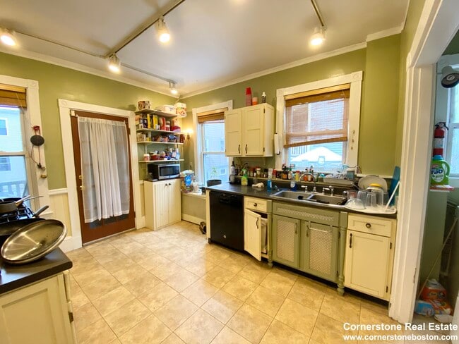 Building Photo - 12 Oswald St