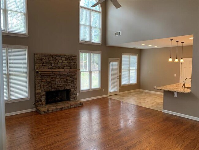 Building Photo - 13065 Tidewater Crossing