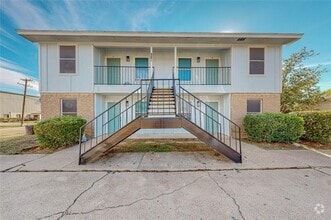 Building Photo - 301 Kings Way Dr