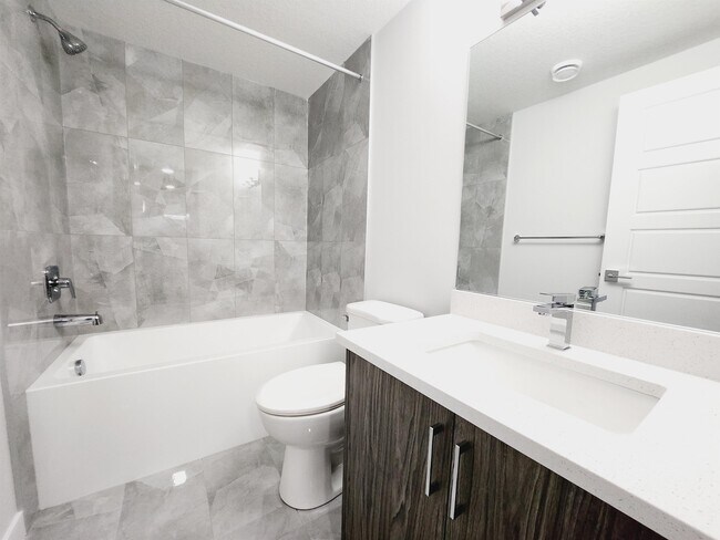 Photo du bâtiment - 8805 Carson Way SW
