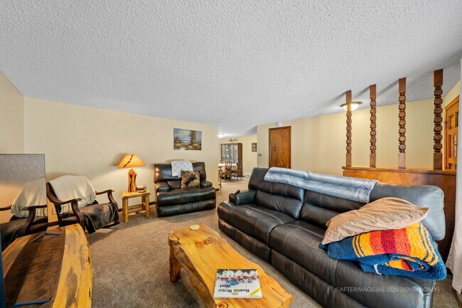 Building Photo - 1852 Madison Ave