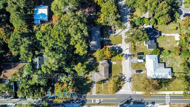 Foto del edificio - 924 N Amelia Ave