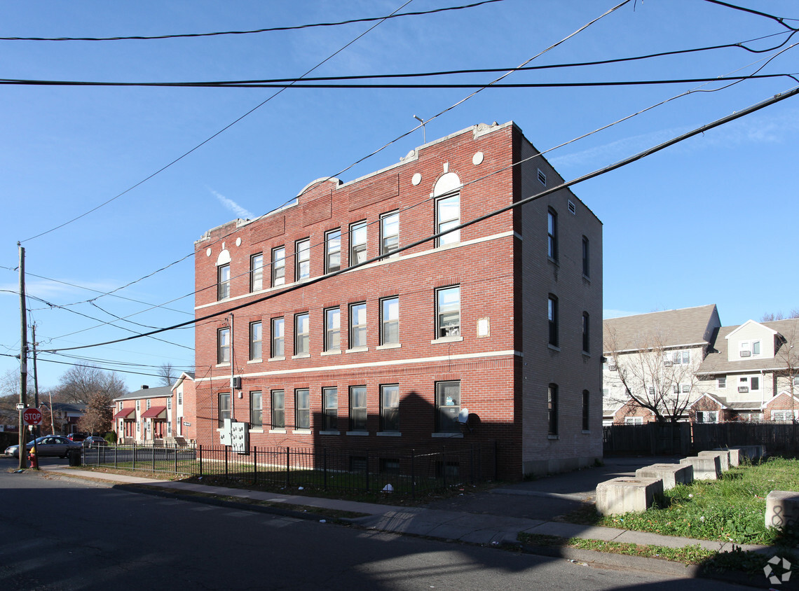 Building Photo - 96-98 Martin St