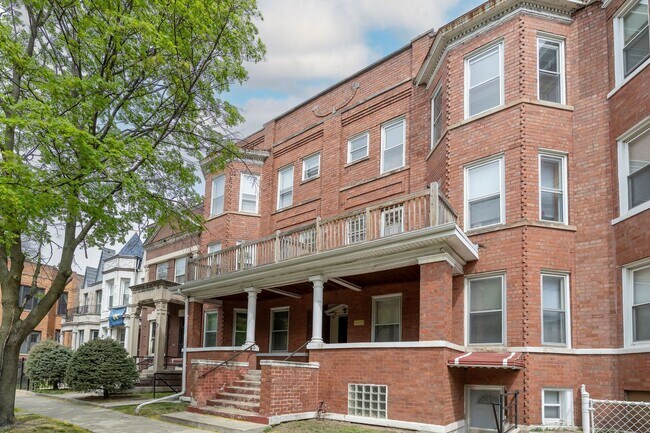 Building Photo - Spacious, Renovated 3 Bedroom 1 Bathroom