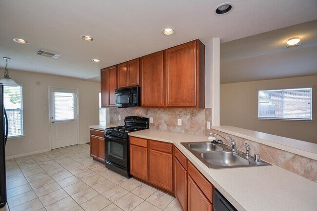 Foto del edificio - 8334 Loetsch Ridge Way