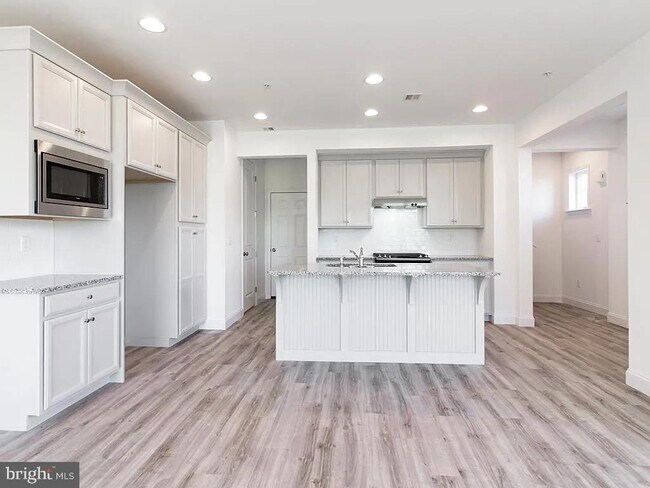 Building Photo - 2244 Red Fox Dr