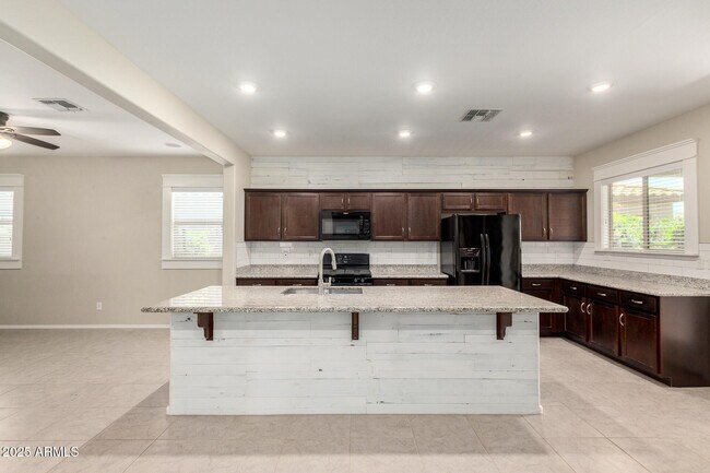 Building Photo - 17163 W Orchid Ln