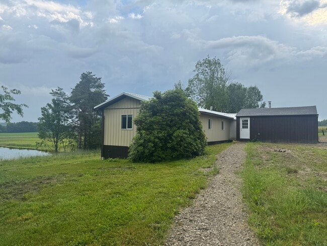 Building Photo - 7235 Henrietta Rd