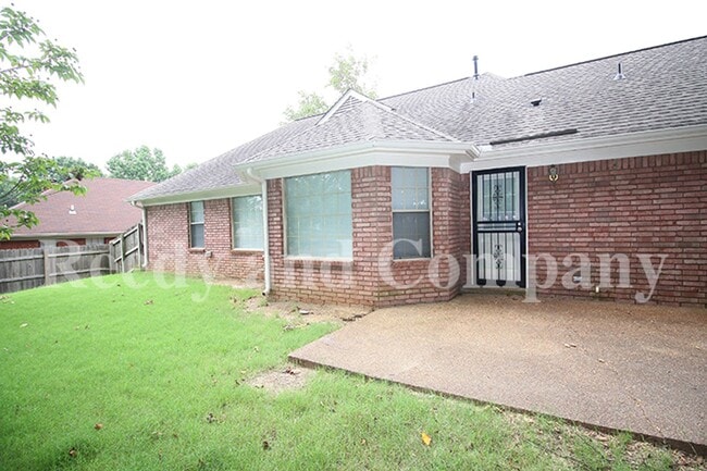 Building Photo - 6612 Dawnhill Rd