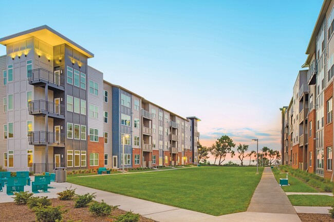 The Edison at Gordon Square_Exteriors-8243_CMYK - Edison at Gordon Square Apartments