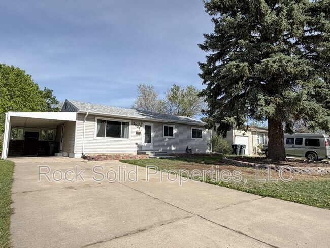 Building Photo - 1008 Adams Ave