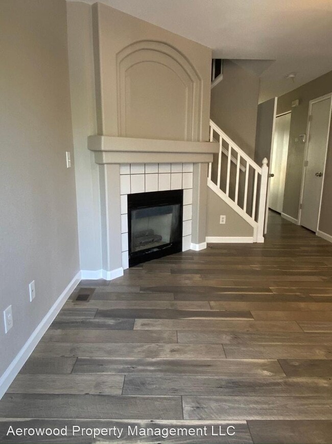Building Photo - 3 br, 3.5 bath House - 1044 S Paris Ct