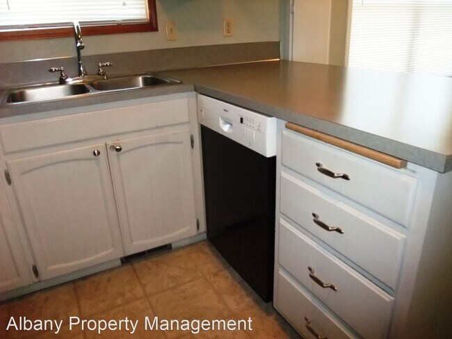 Foto del edificio - 3 br, 2 bath House - 2437 27th Ave SE