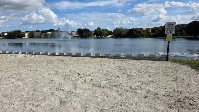 Foto del edificio - 9375 Fontainebleau Blvd