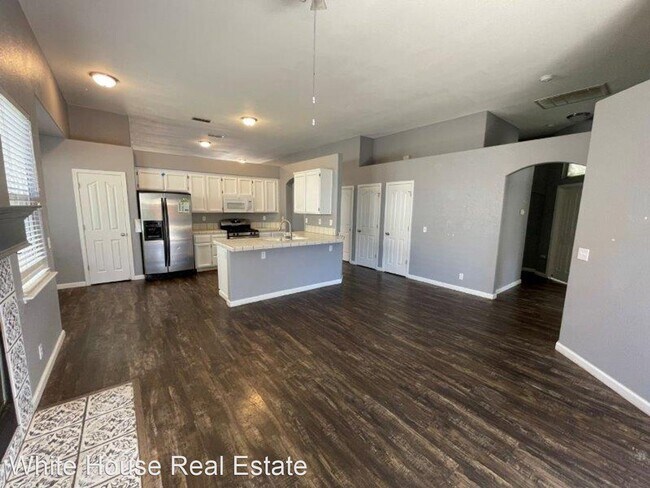 Building Photo - 3 br, 2 bath House - 3216 Mayten Way