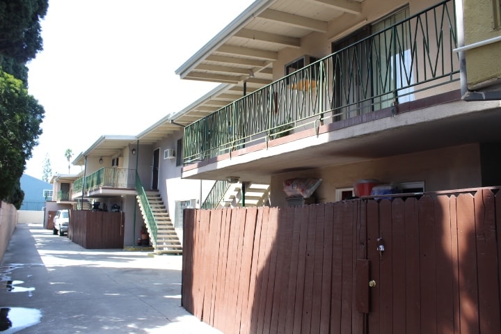 Building Photo - 8739 Tobias Ave