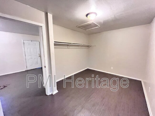 Foto del edificio - 809 E Huntsville Ave