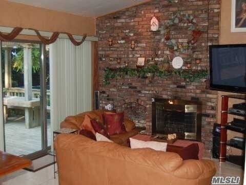 Building Photo - 3 Highfield Dr