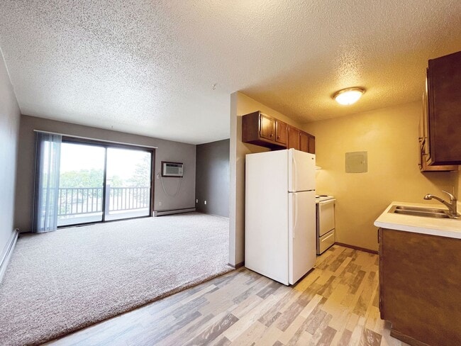 Interior Photo - Summit Park