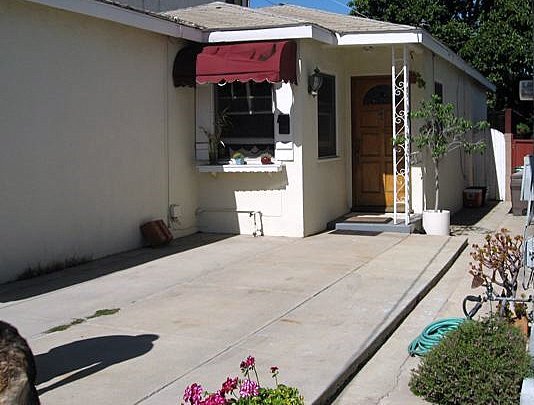 Building Photo - 1733 Speyer Ln