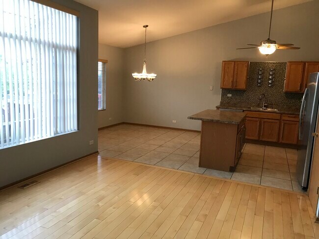 Building Photo - 20175 Oak Ln