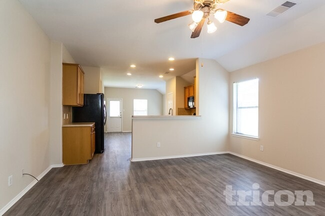 Building Photo - 10338 Whisper Bluff Dr