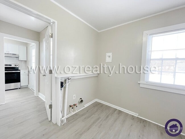 Foto del edificio - 5344 Claxton St