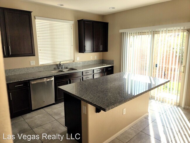 Building Photo - 4 br, 3 bath House - 1221 Sandstone View