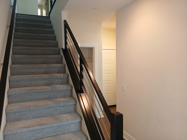 Foto del edificio - 135 W Live Oak Ave