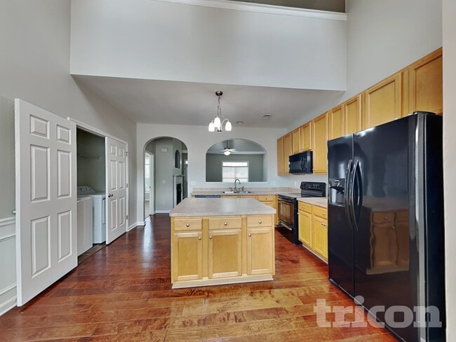 Building Photo - 2704 Mariner Way