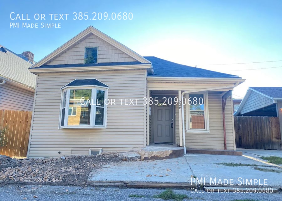 Primary Photo - 558 Windsor St