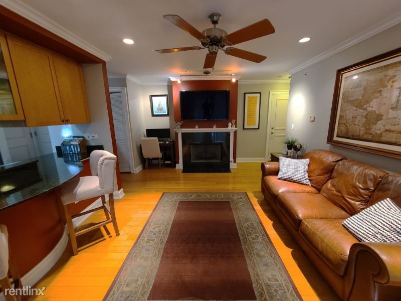 Primary Photo - 2 br, 2 bath Condo - 122 S Evergreen Ave
