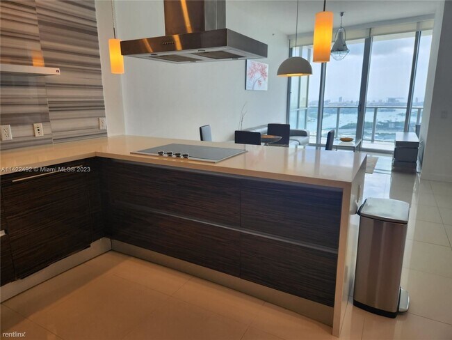 Foto del edificio - 2 br, 2.5 bath Condo - 1100 Biscayne Blvd ...