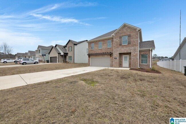 Building Photo - 170 Kings Wy