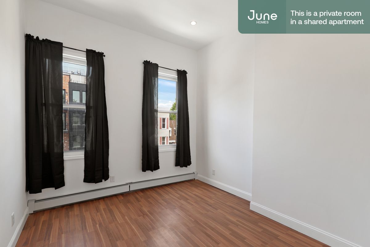 Primary Photo - #504 Queen room in Bushwick 4-bed / 1.0-b