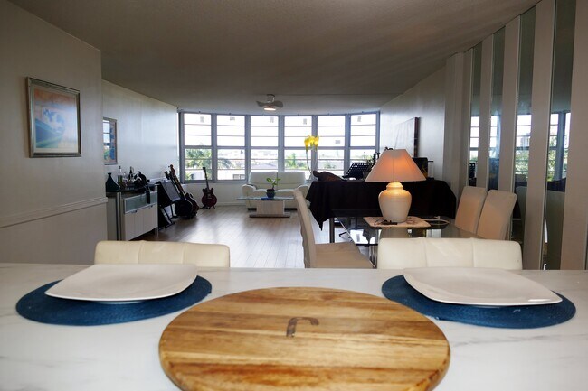 Foto del edificio - 3051 NE 48th St