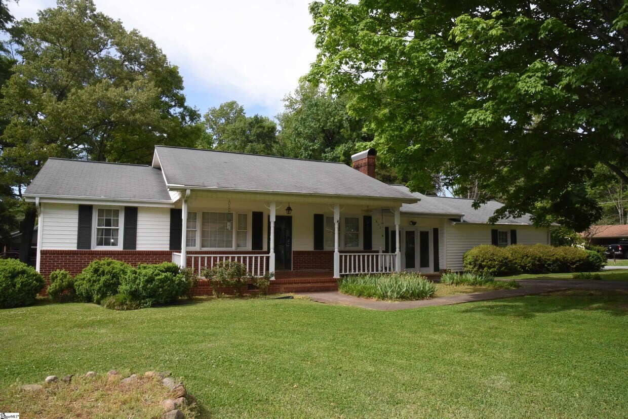 802 Brookdale Dr, Greer, SC 29651 House Rental in Greer, SC