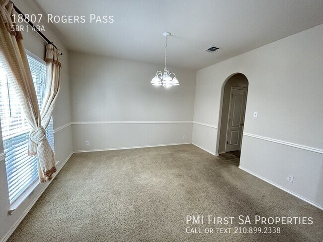 Building Photo - 5 Bedrooms house at Roger Ranch ready to m...