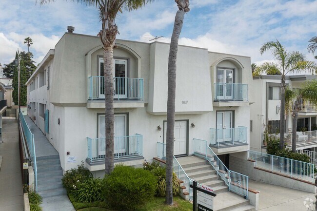 Front Entrance - 1035 5th St